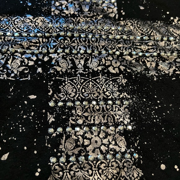 - Rock & Republic cross‎ sweater - Picture 2 of 4